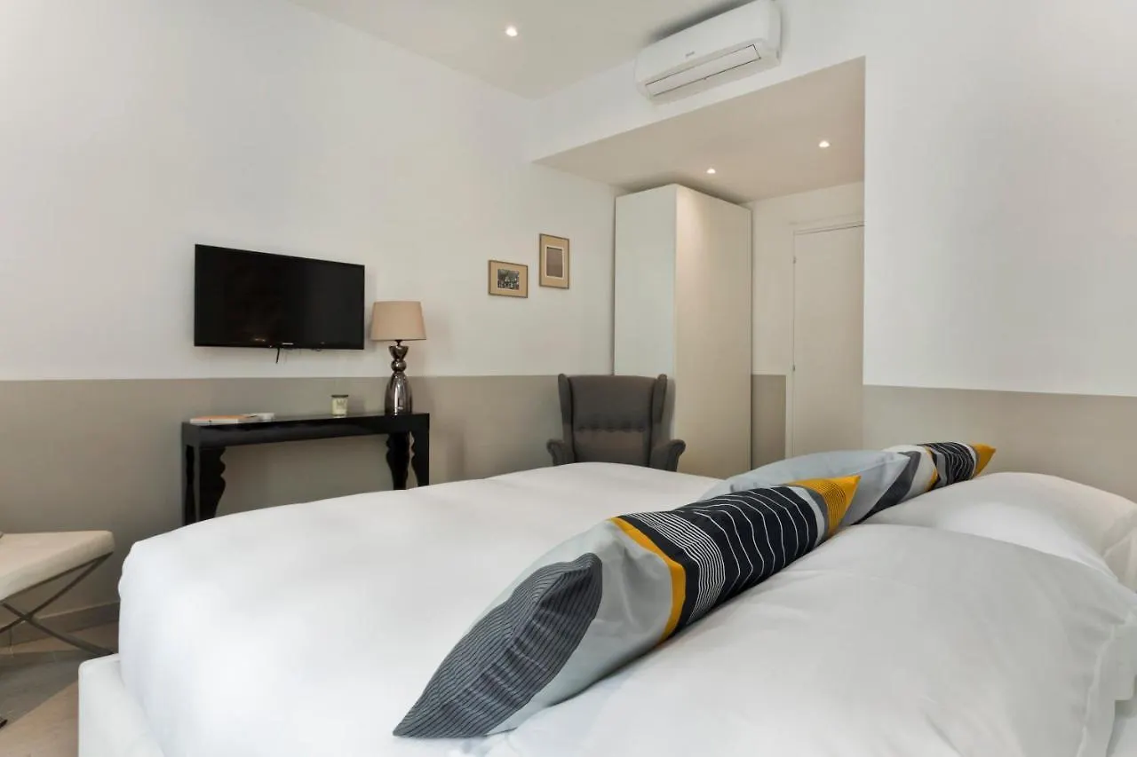 Aeterna Rooms Collection Guesthouse Rome